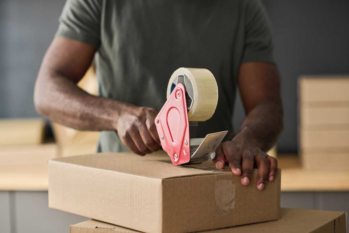 Adhésif pour fermer et sécuriser vos cartons : Guide complet